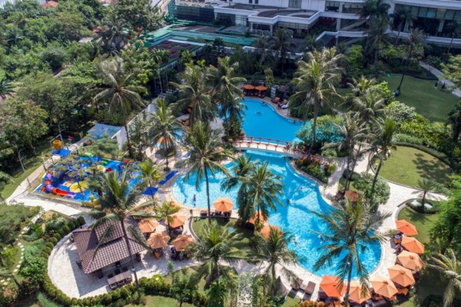シャングリ・ラ ホテル ジャカルタのプール