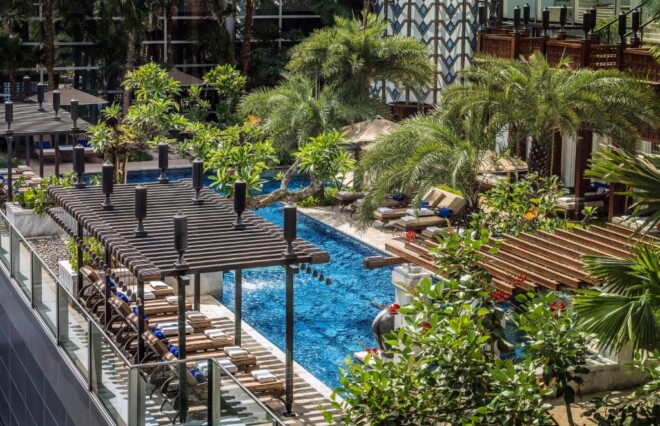 フォーシーズンズ ホテル ジャカルタのプール