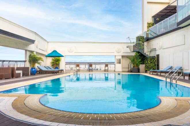 ルネッサンス リバーサイド ホテル サイゴンのプール