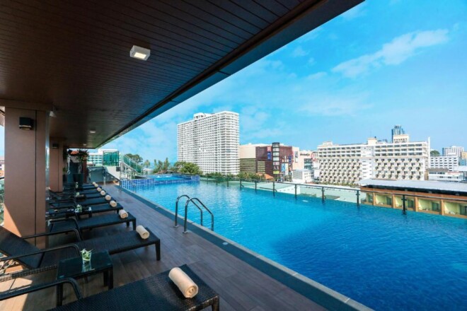 アクア ホテルの屋外プール