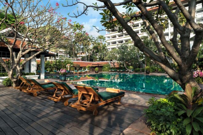 アナンタラ リバーサイド バンコク リゾートのプール