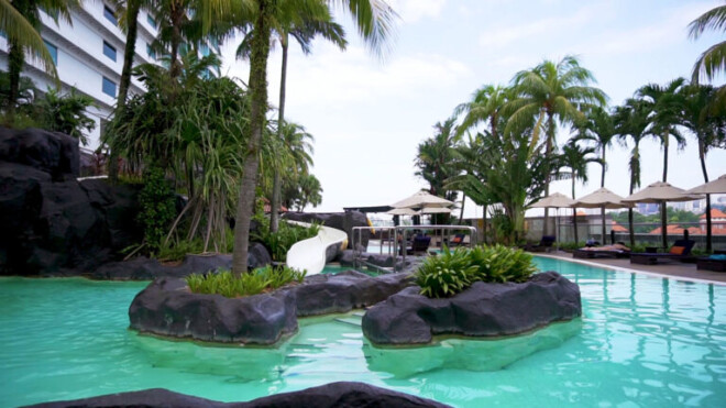 ヒルトン クアラルンプールの屋外プール