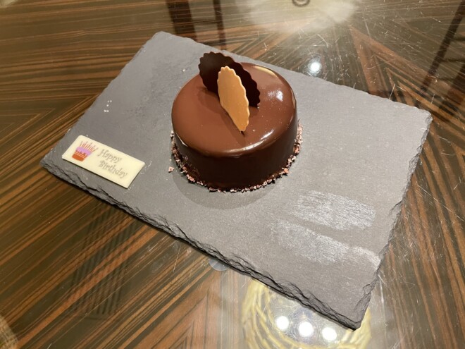 コンラッドマカオのバースデーケーキ