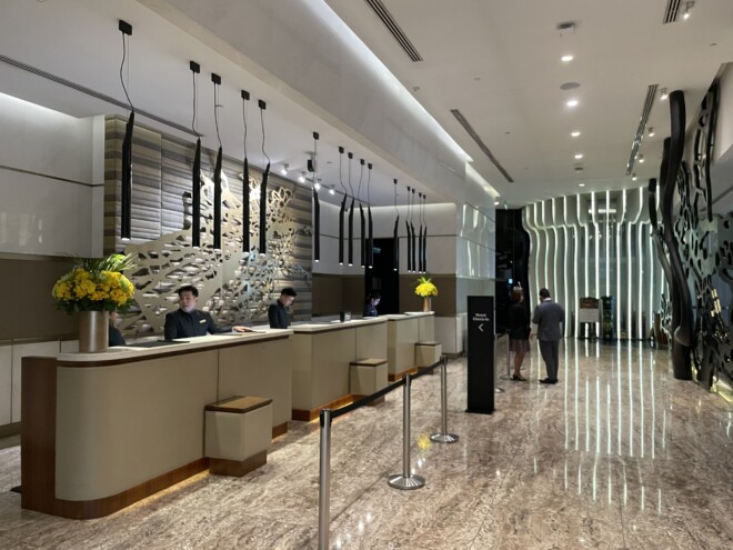 ヒルトンクアラルンプールのエントランス・チェックイン