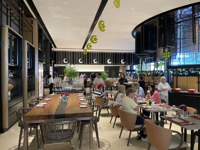 EQクアラルンプールの朝食ビュッフェ