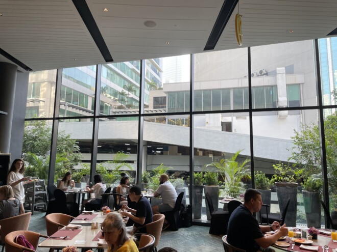 EQクアラルンプールの朝食ビュッフェ