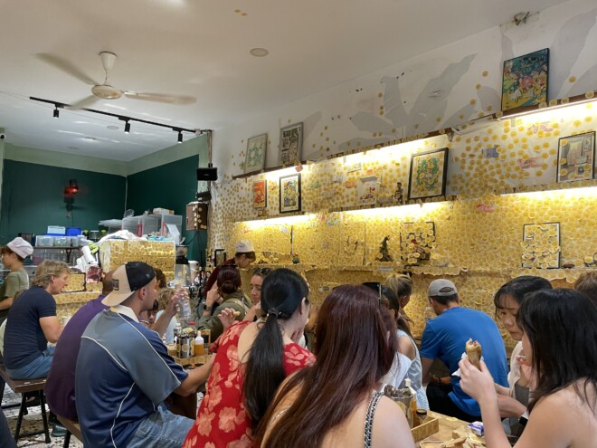 Banh Mi 25の店内