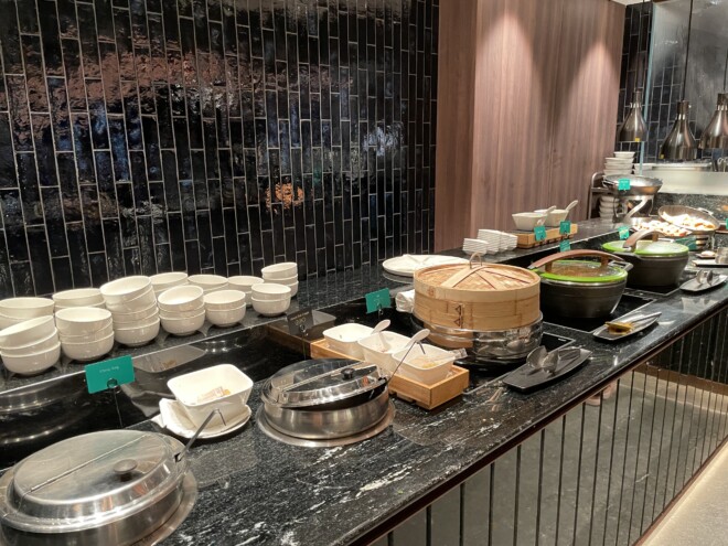 チャンギ空港のシルバークリスラウンジ(T2)の食事