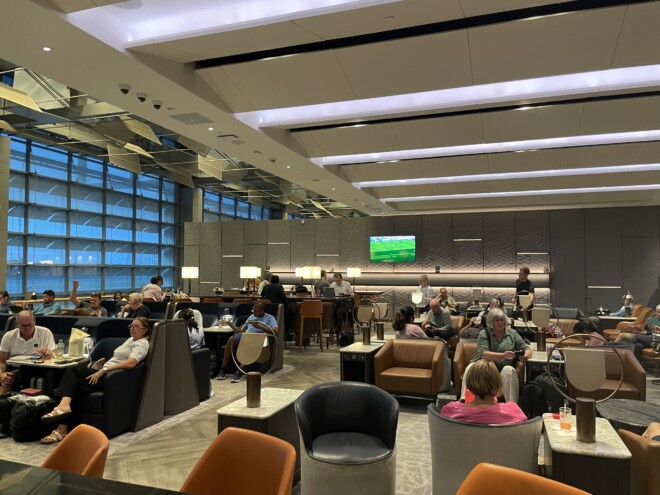 シンガポール航空のビジネスクラスラウンジ「シルバークリスラウンジ」