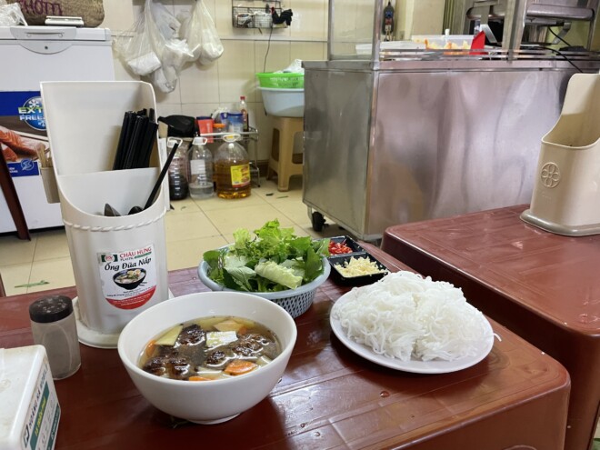 ローカルのブンチャーレストラン