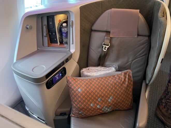 シンガポール航空 B787-10 ビジネスクラスのシート