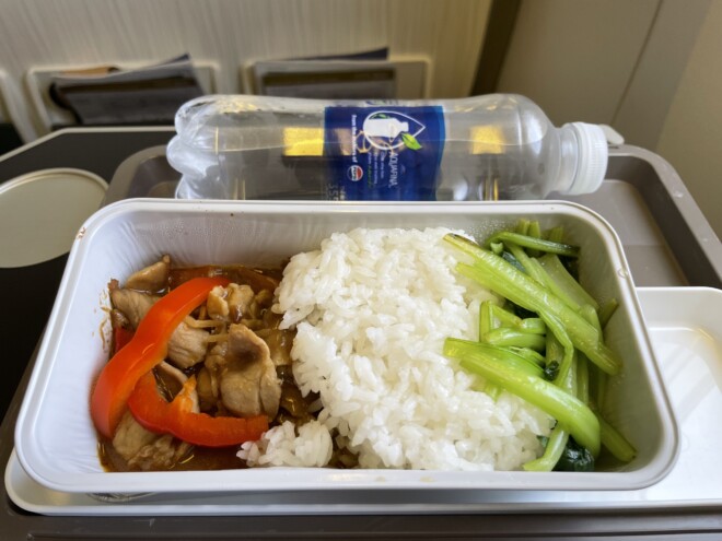 CX740便 エコノミークラスの機内食