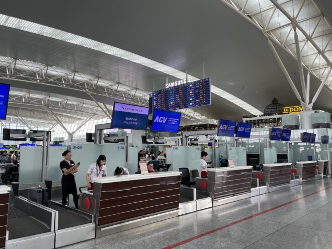 ハノイ・ノイバイ国際空港でキャセイパシフィック航空にチェックイン